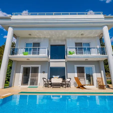 فيلة Milez Sultan Luxury By Solo *